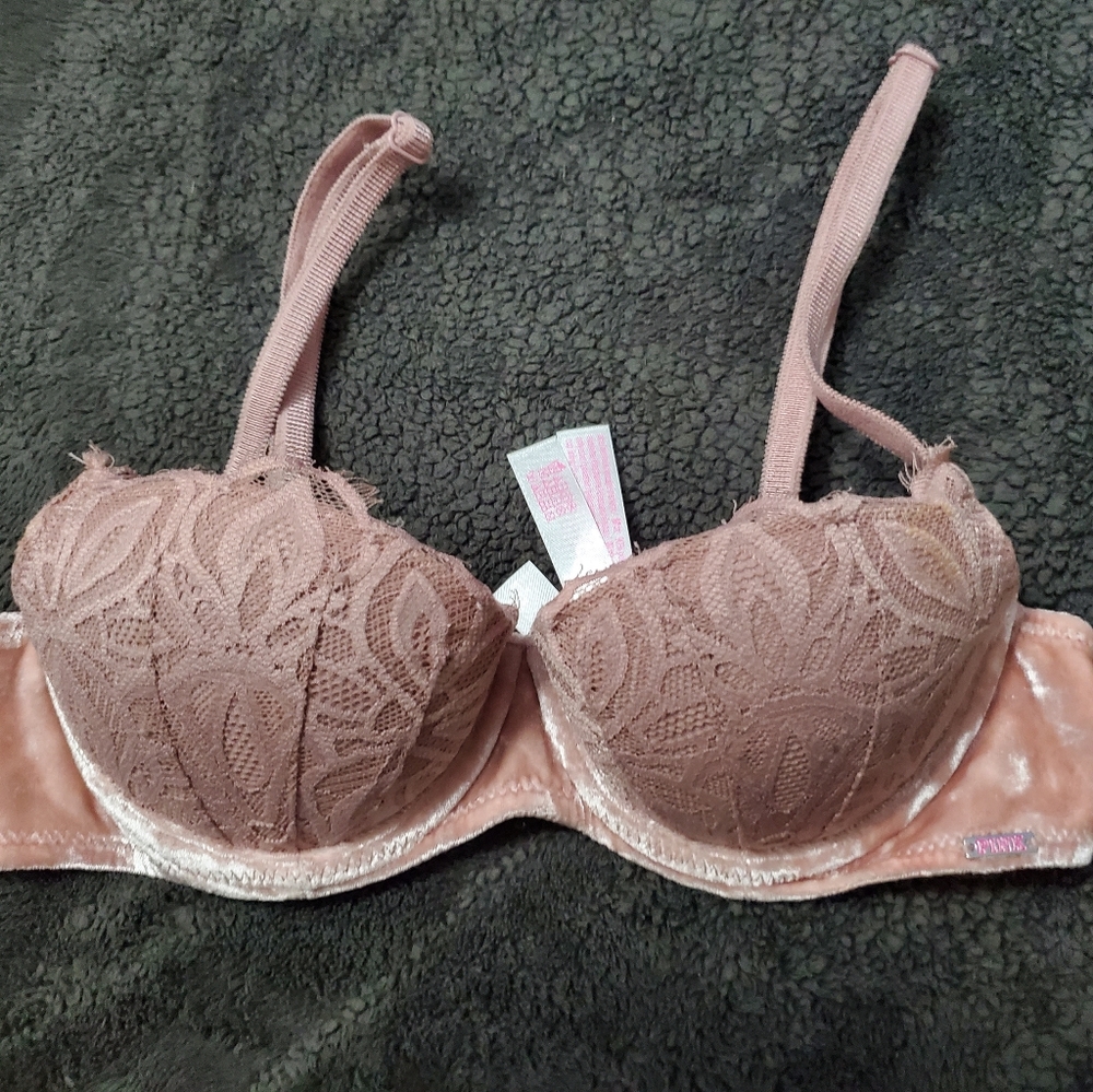 PINK Victoria's Secret Lace Bra in Blush Pink